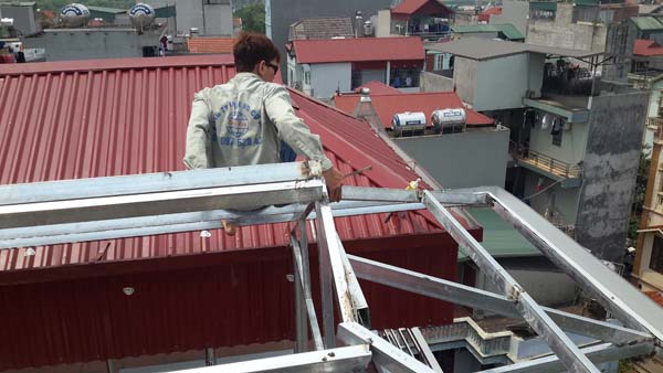 Thợ làm mái tôn giá rẻ tại Quận Long Biên