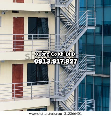 Thi công cầu thang thoát hiểm tại Hà Nội 4 Thang thoát hiểm bền đẹp